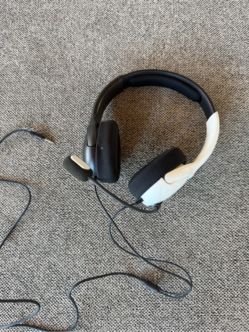 Nintendo White and Black Wired Gaming Headset with Microphone